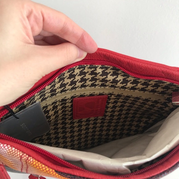 COPY - Soprano Spring Floral Print Motif Glazed Leather Convertible Crossbody B… - Picture 11 of 16